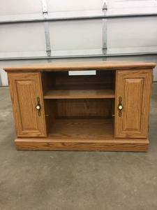 lot 41 image: Entertainment Center