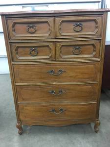 lot 42 image: Dresser