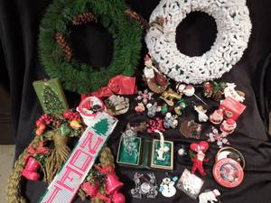 lot 73 image: Christmas Wreaths & Ornaments - Lots Including Snowbabies