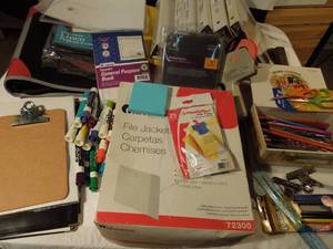lot 25 image: Office & School Supplies