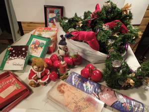 lot 102 image: Christmas Garland, Dcor, Cards, Pooh Christmas Flag
