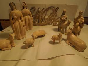 lot 105 image: Old Handmade Clay Nativity Set & Glitter Wish Sign
