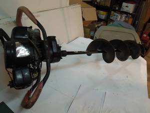 lot 34 image: Strikemaster Lazer XL-3000 Ice Auger 3HP