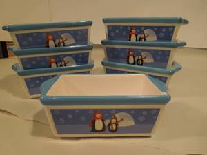 lot 23 image: 7 Mini Loaf Pans - Winter Penguins
