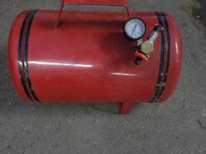 lot 18 image: Air Tank...