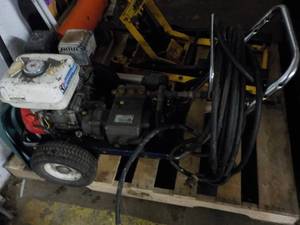 lot 35 image: Gas Powered Power Washer...