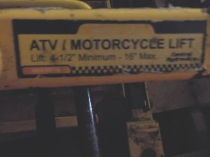 lot 36 image: ATVMotorcycle Lift...