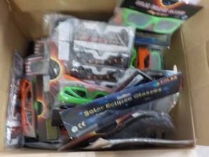 lot 87 image: Hewlett Packard and Large Box of So...