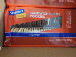 lot 104 image: Case of 20 -12 oz sandwich Crme C...