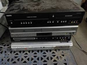 lot 152 image: 4 Electronics...