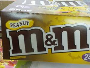 lot 273 image: 12 - 3.27 oz packs Peanut M&Ms...