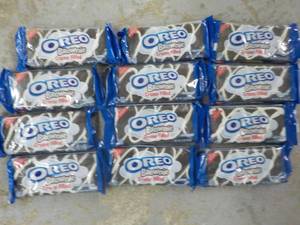 lot 278 image: 12 - 3 oz Oreo Brownies Crme Fill...