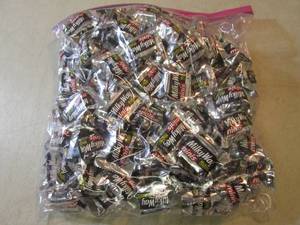 2 Pounds of Milky Way Minis Candy B...