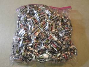 2 Pounds of Milky Way Minis Candy B...