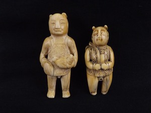 lot 3 image: 2 Antique&nbspAsian&nbspBone Carved Netsukes