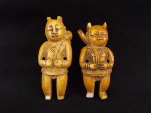 lot 4 image: 2 Antique&nbspAsian&nbspBone Carved Netsukes