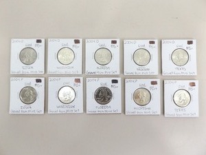 lot 36 image: Lot of 10 High Grade 2004 Philadelphia and Denver Mint Statehood Quarters