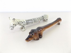 lot 49 image: 2 RARE Craftsman China 1 Piece Salt and Pepper Shakers