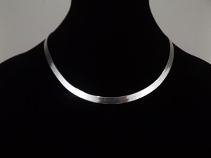 lot 63 image: .925 Sterling Silver 5.5mm Herringbone Necklace