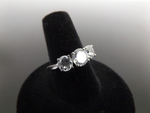 lot 70 image: .925 Sterling Silver Crystal Ring Size 8