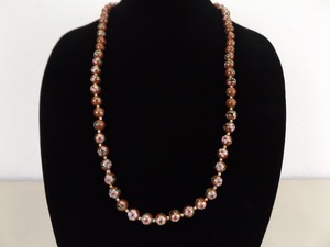 lot 90 image: Vintage 28 Ox Blood Flower Cloisonne Bead Necklace