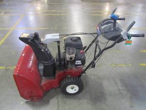 lot 79 image: Toro Power Max 826 OE (26) 250cc Two-Stage Snow Blower 37772