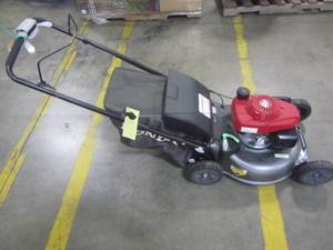 lot 81 image: Honda 21 in. 3-in-1 Variable Speed Gas Self Propelled Mower with Auto Choke HRR216K9VKA