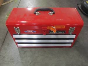 lot 104 image: CRAFTSMAN 20.5-in 3-Drawer Red Steel Lockable Tool Box CMST22036RB