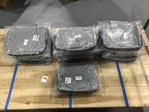 lot 32 image: Resellers Lot - 16 Playstation Messenger Bags, Individually Packaged