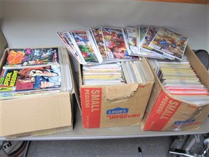 lot 9 image: LARGE Lot of Assorted Comic Books