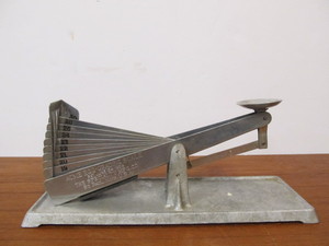 lot 54 image: Vintage 1920s ACME Egg Grading Scale