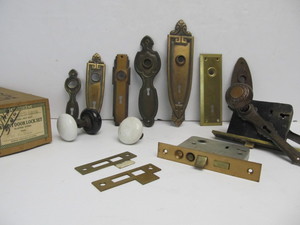 lot 77 image: Lot of Antique Door Hardware