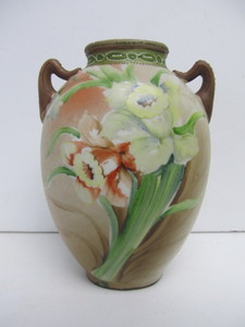 lot 87 image: Antique Hand Painted 2-Handle Porcelain Vase