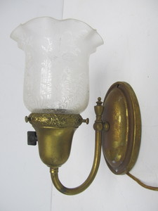 lot 95 image: Antique Brass Wall Sconce Lamp wDecorated Glass Globe