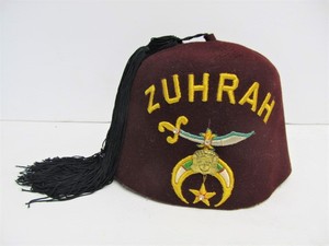 lot 172 image: Vintage SHRINER Fez Cap