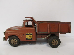 lot 110 image: Vintage TONKA Hydraulic Dump Truck