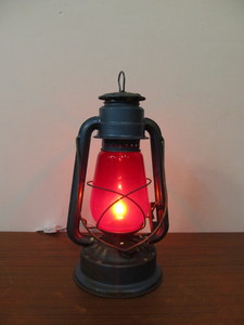 lot 129 image: Vintage Hanging Lantern Lamp w Red Globe