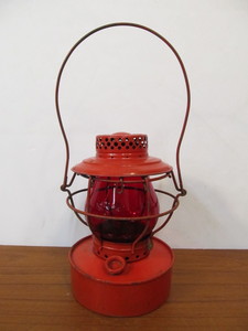 lot 130 image: Vintage HANDLAN Railroad Style Lantern