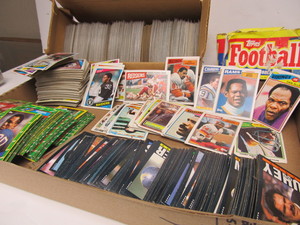 lot 184 image: LARGE Lot of Vintage 1970s-80s Football Cards