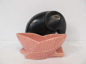 lot 156 image: Vintage Mid Century SHAWNEE Black on Pink Elephant Planter