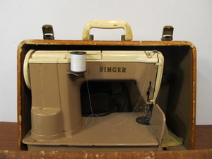 lot 224 image: Vintage SINGER Model 301A Portable Sewing Machine