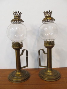 lot 225 image: Matching Pair of Vintage English Brass Portable Oil Lamps