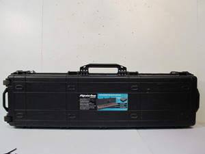 lot 230 image: Heavy Duty APACHE 9800 Rolling RifleGun Case
