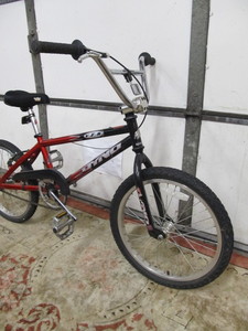 lot 240 image: 90s Dyno VFR BMX Bicycle