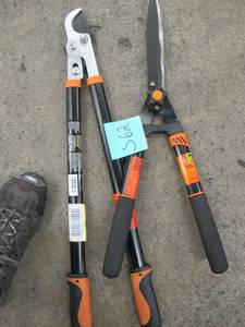lot S62 image: Pair of yardgarden shears