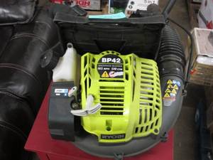 lot S85 image: RYOBI BP42 175 MPH 760 CFM 38cc Gas Backpack Leaf Blower - UNTESTED