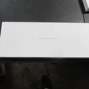 lot 26 image: New Apple Wireless Keyboard