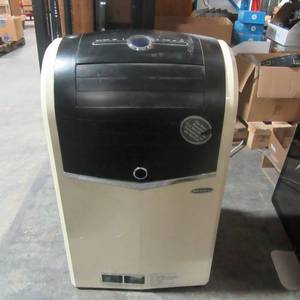 lot 2 image: SOLEUSAIR   Mobile HeatingAirconditioning unit on wheels Working