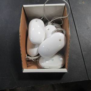 lot 31 image: Box of 7 Apple Mice