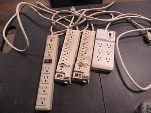 lot 72 image: Lot of 4 Power Strips